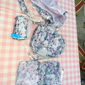 4 Vera Bradley Bag travel Set
